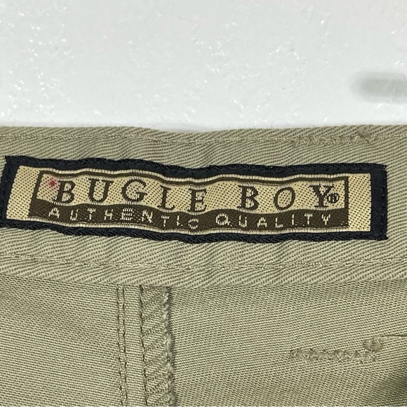 NWT Bugle Boy Khaki Shorts. Size 40. Pleated front! - Picture 5 of 7